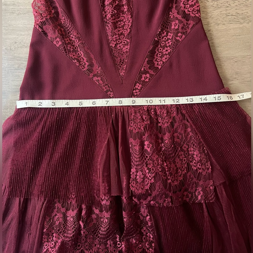 Lace Shift Dress - Picture 5 of 6